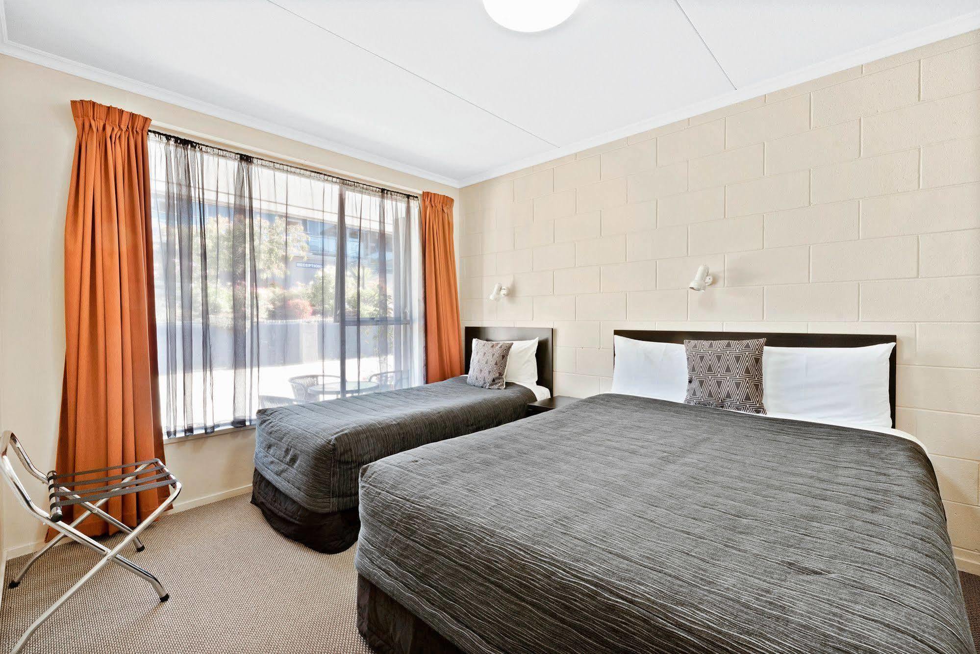 Central Gateway Motel Cromwell Buitenkant foto